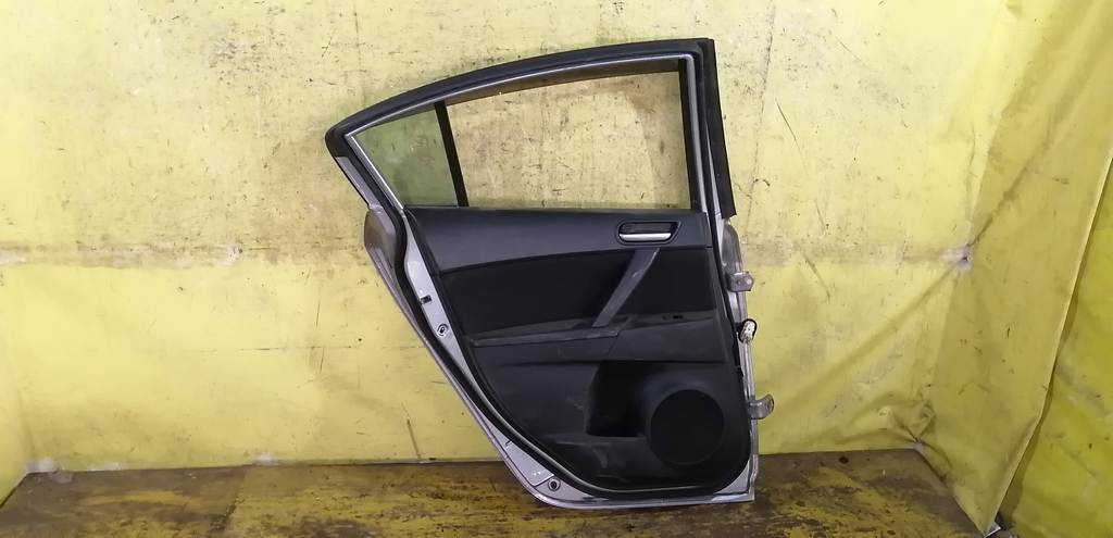 дверь Mazda Axela
