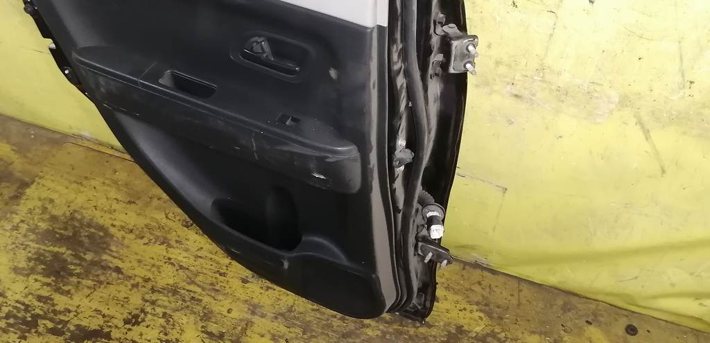 дверь Honda Zest