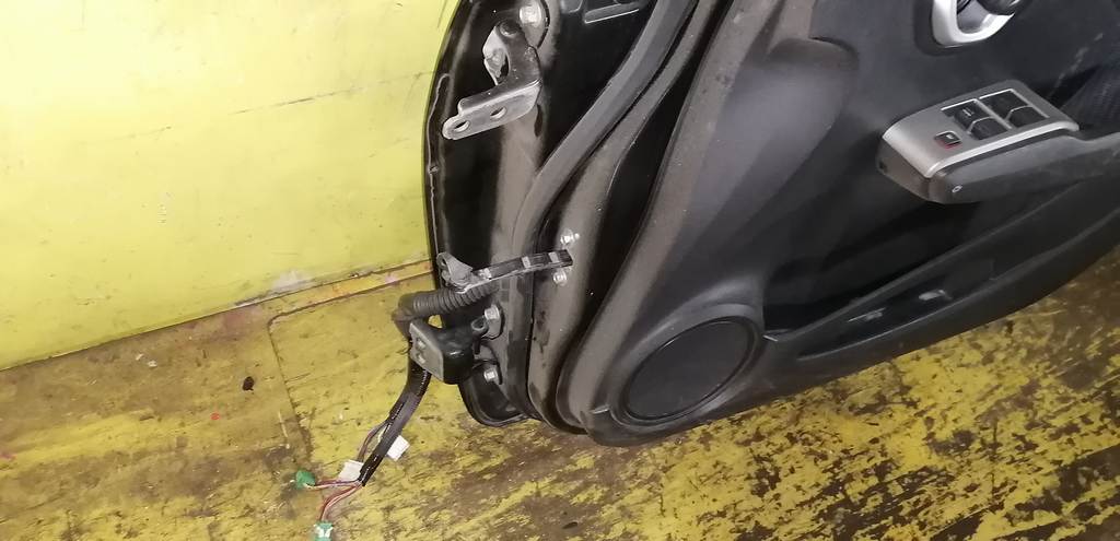 дверь Honda Fit