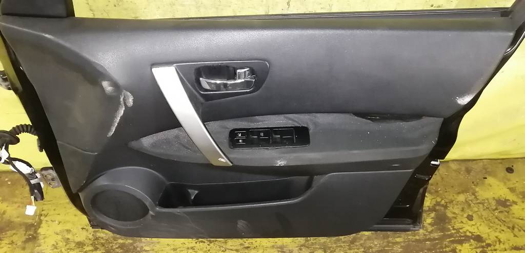 дверь Nissan Dualis