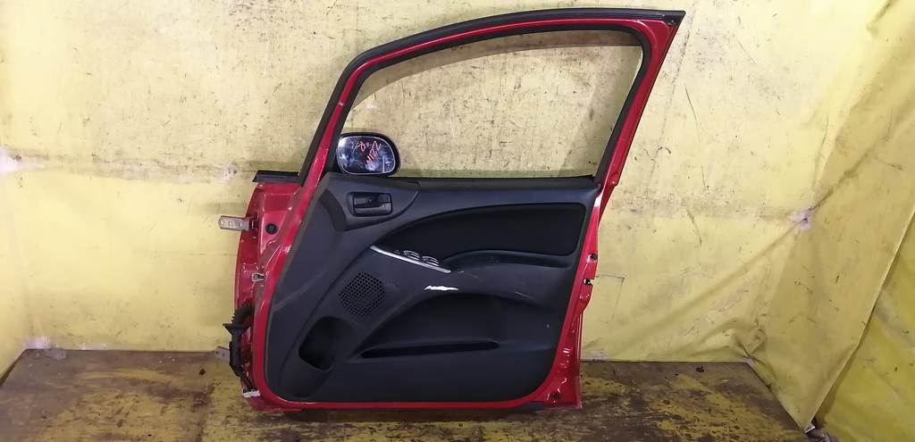 дверь Mitsubishi Colt