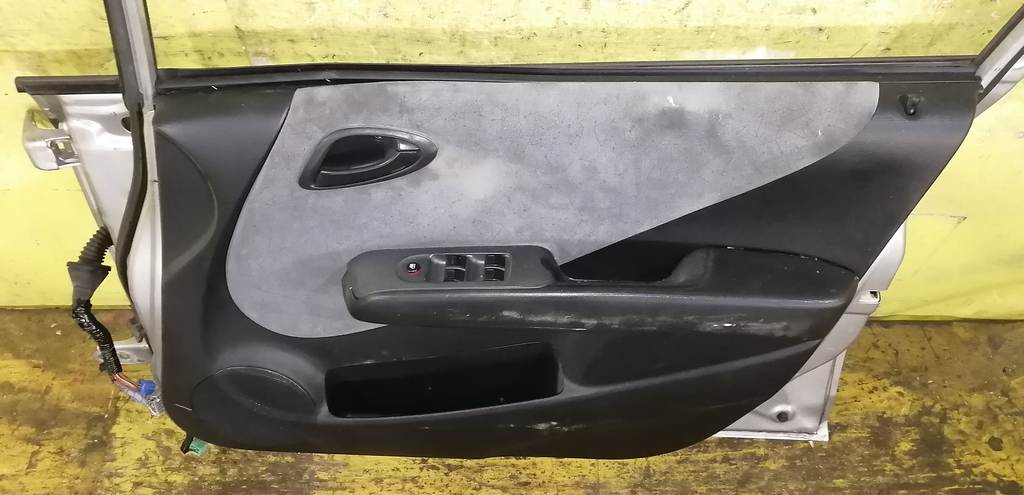дверь Honda Fit