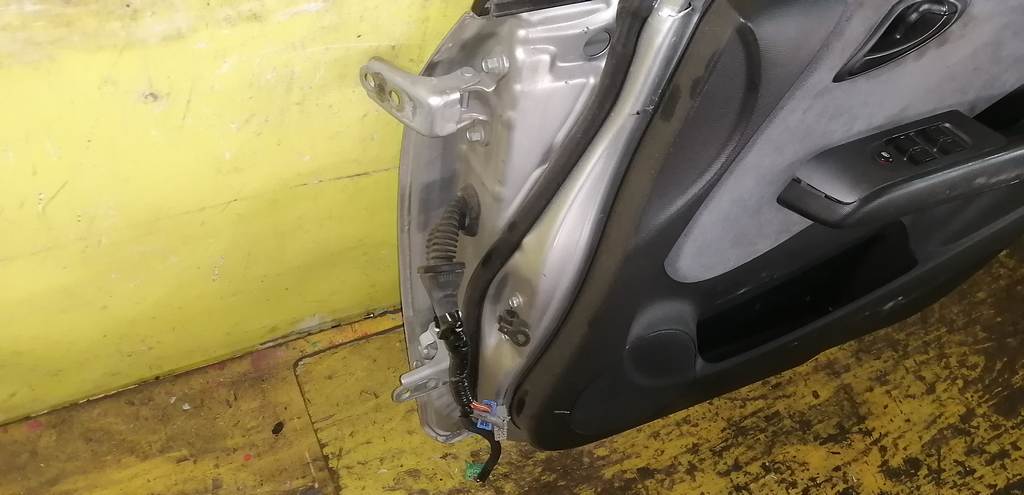 дверь Honda Fit