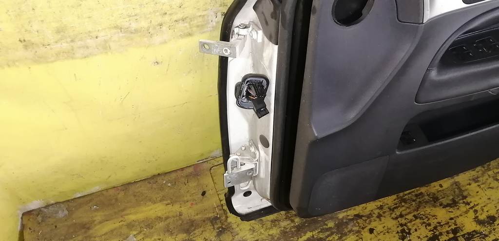 дверь Volkswagen Touareg