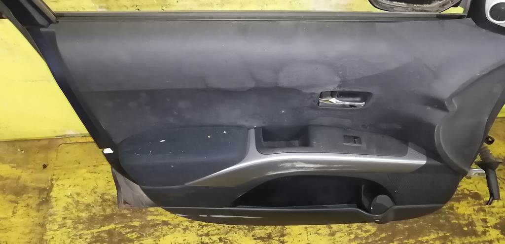 дверь Mitsubishi Outlander