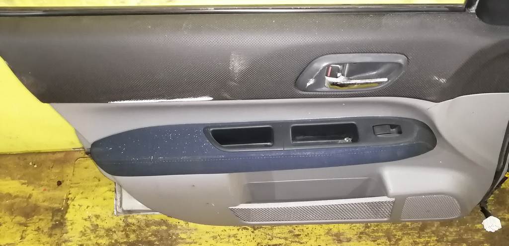 дверь Subaru Forester