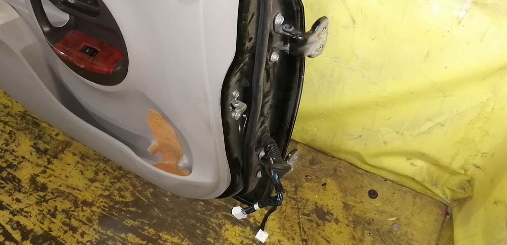 дверь Toyota Passo