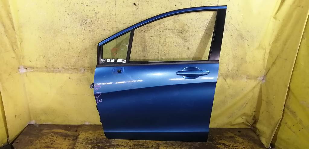 дверь Honda Freed