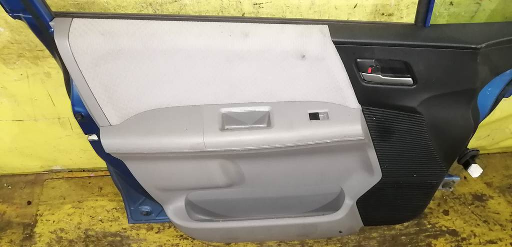 дверь Honda Freed