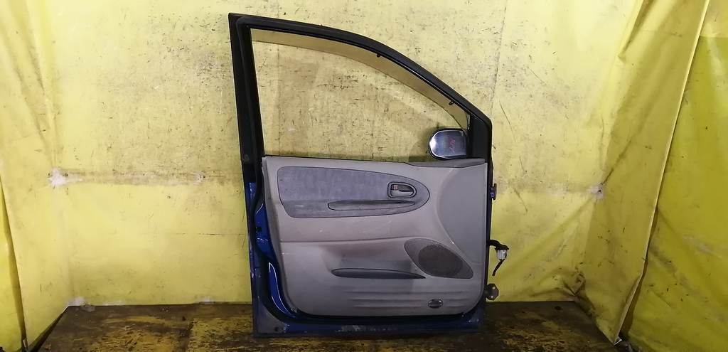 дверь Mazda MPV