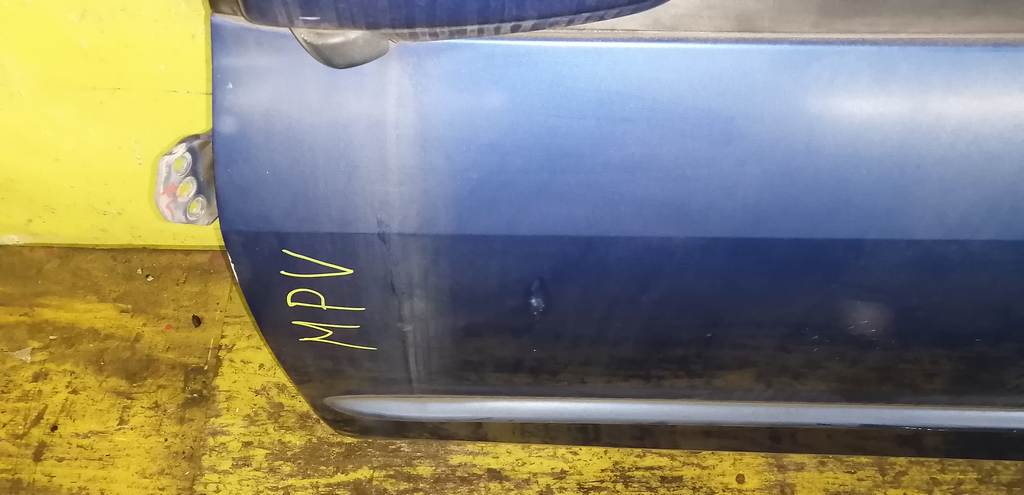 дверь Mazda MPV