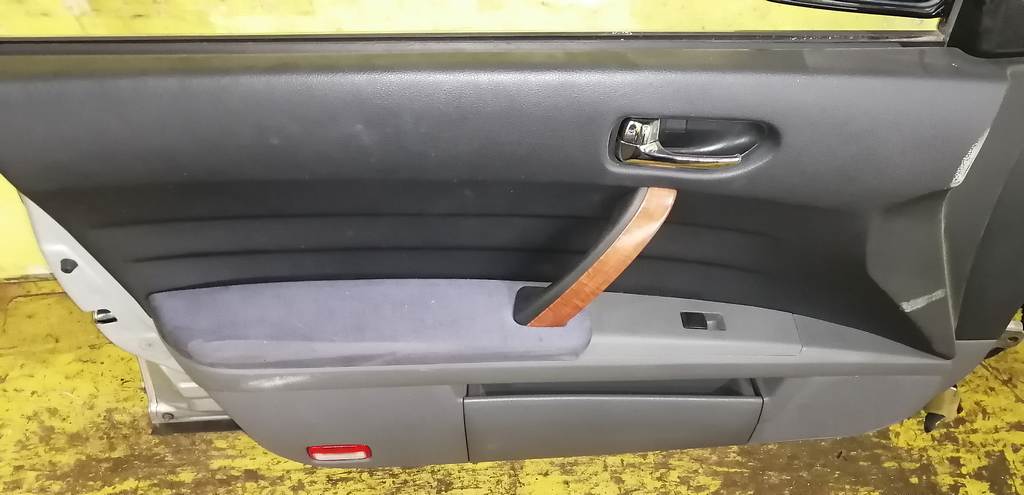 дверь Nissan Teana