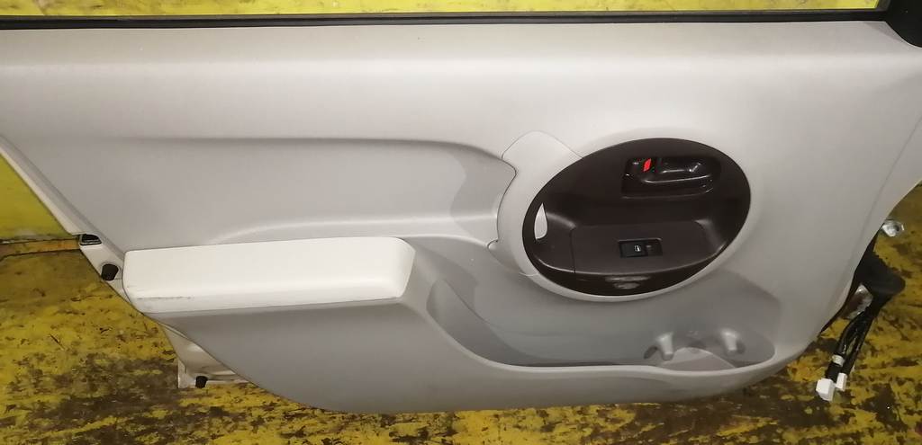 дверь Toyota Passo