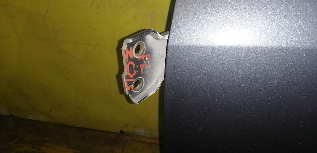 дверь Suzuki Swift