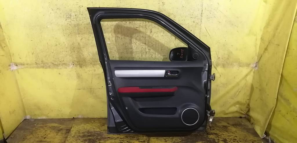 дверь Suzuki Swift