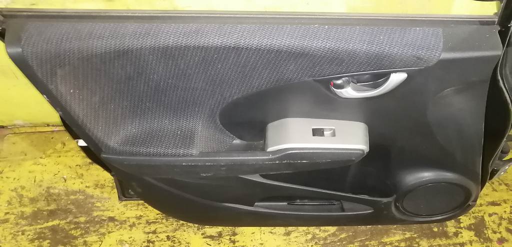 дверь Honda Fit