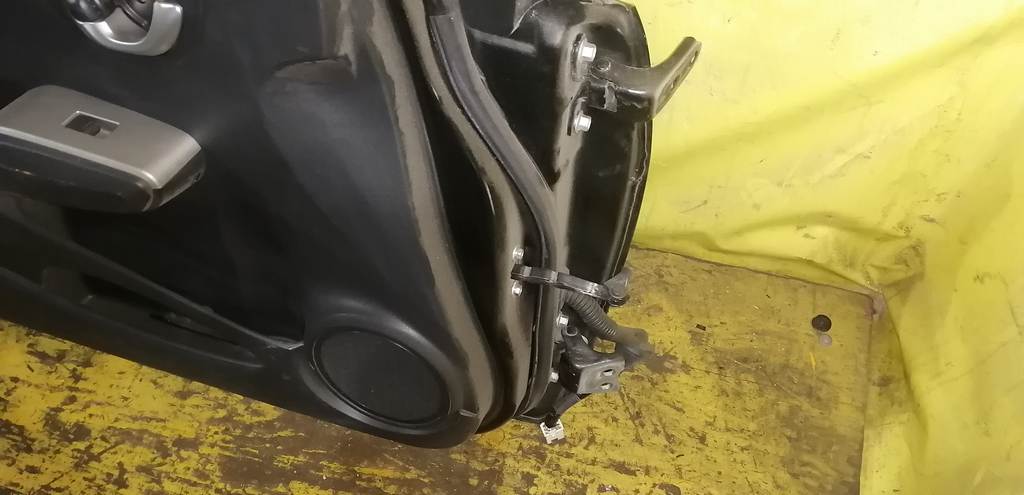 дверь Honda Fit