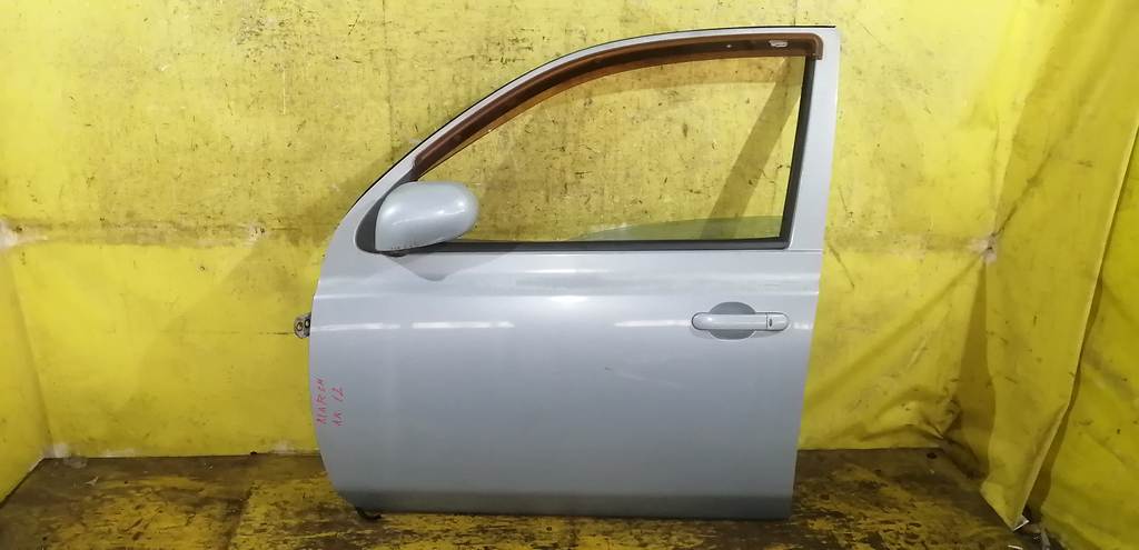 дверь Nissan March