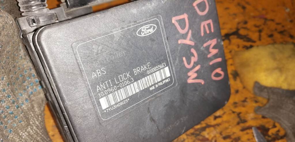блок abs Mazda Demio