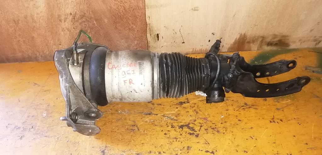 стойка Porsche Cayenne