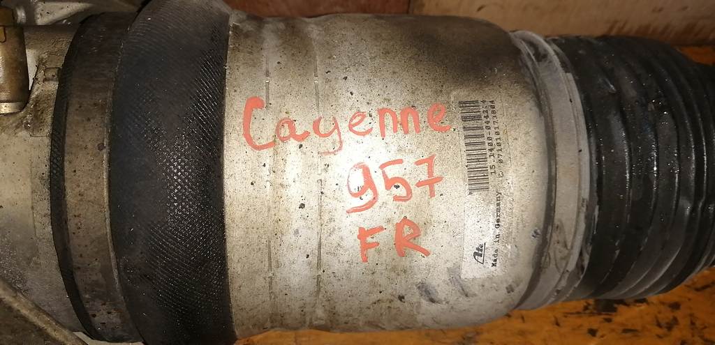 стойка Porsche Cayenne