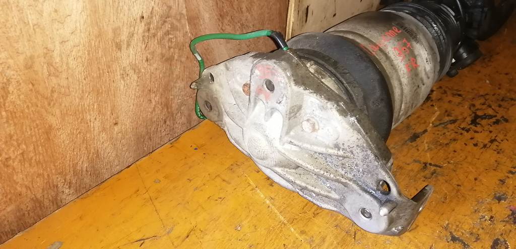 стойка Porsche Cayenne