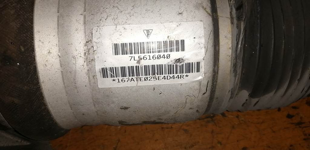 стойка Porsche Cayenne