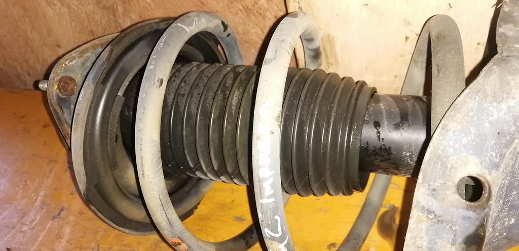 стойка Subaru Impreza