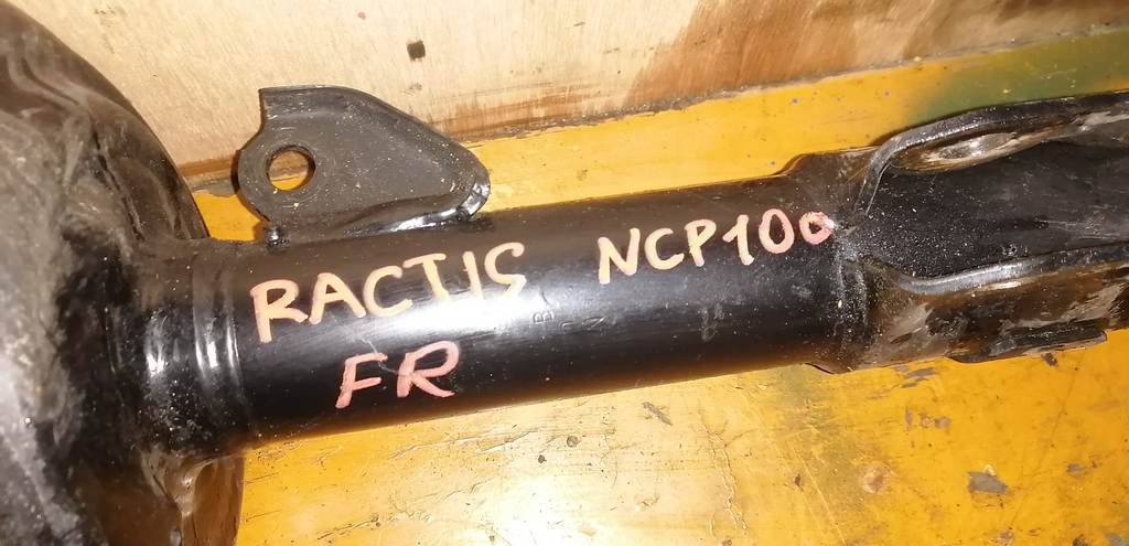 стойка Toyota Ractis