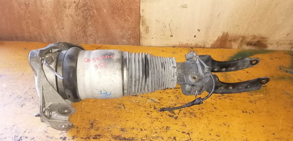 стойка Porsche Cayenne