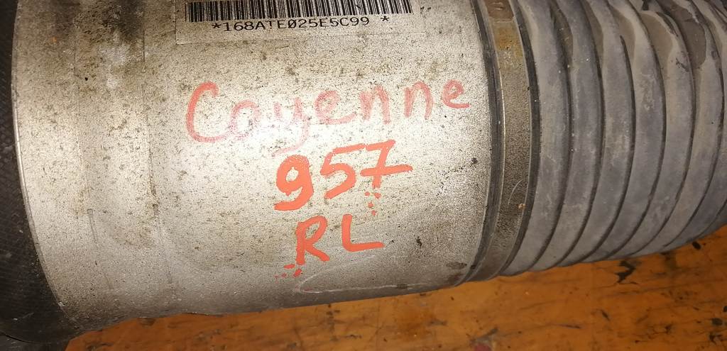 стойка Porsche Cayenne