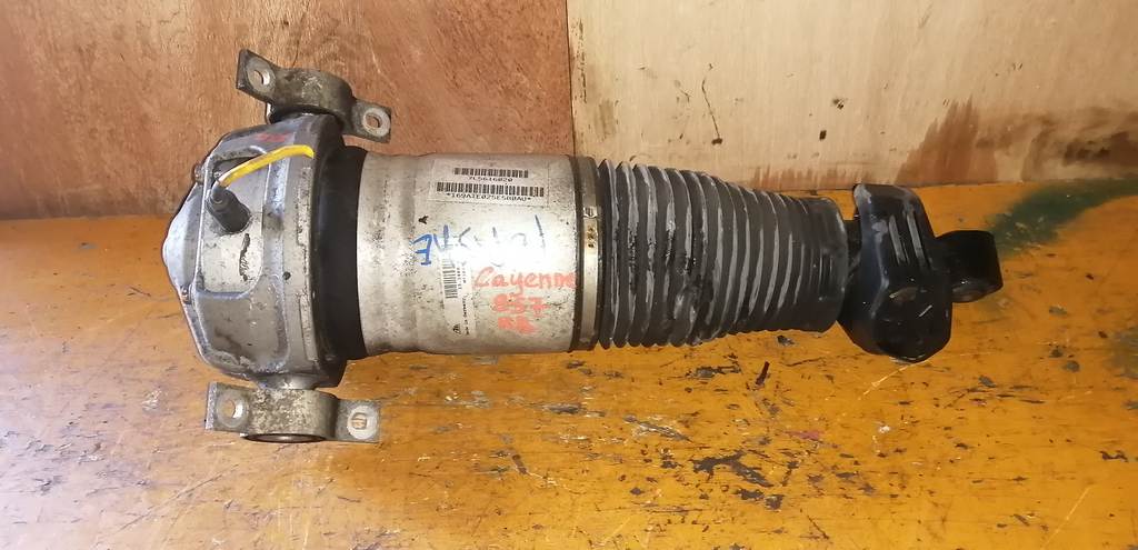 стойка Porsche Cayenne