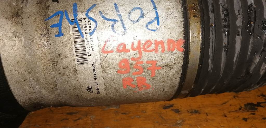 стойка Porsche Cayenne