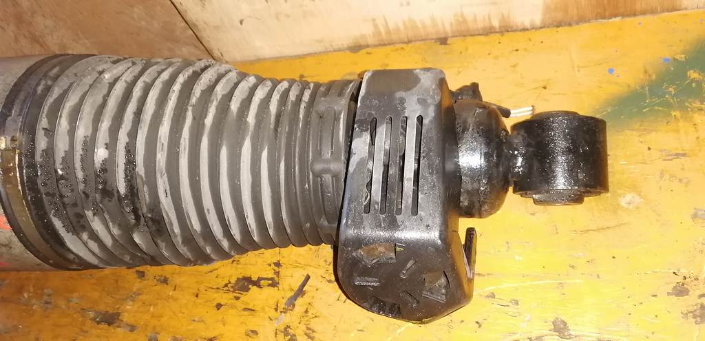 стойка Porsche Cayenne