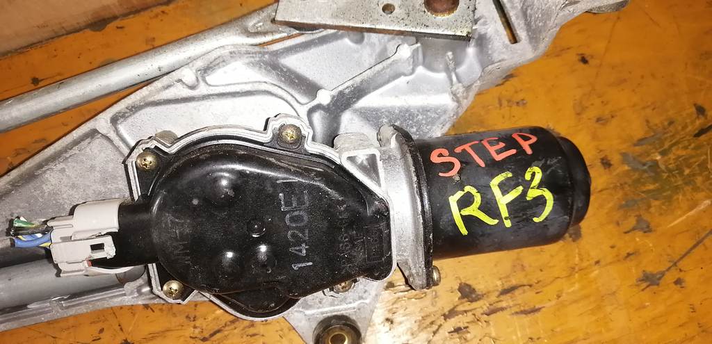 трапеция дворников Honda Stepwgn