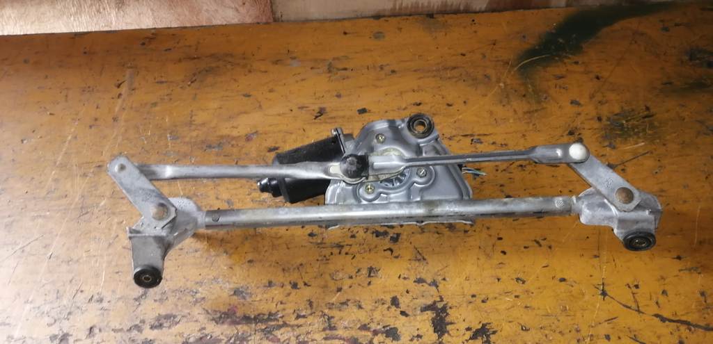 трапеция дворников Toyota Funcargo