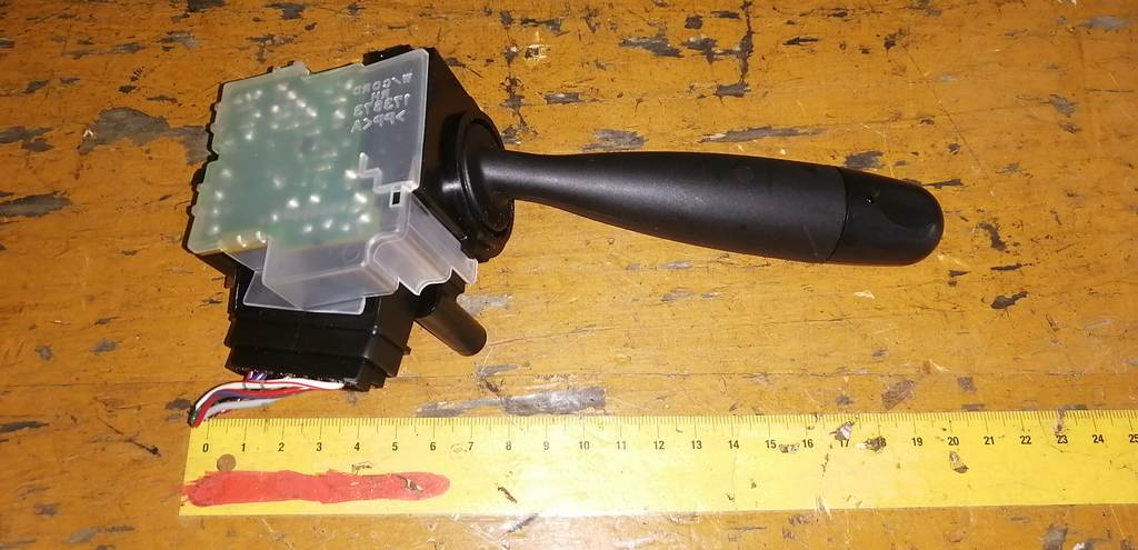 подрулевой переключатель дворников Toyota Passo