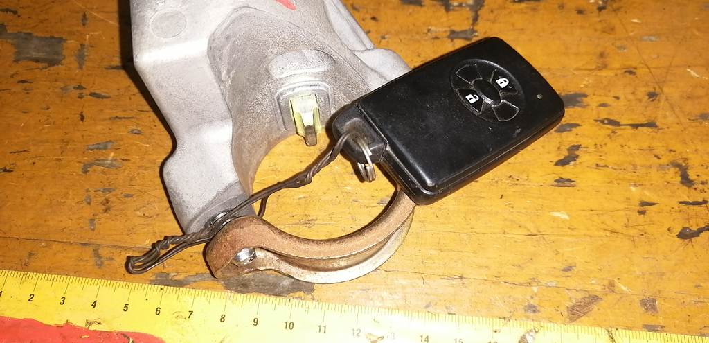 замок зажигания Toyota Ractis