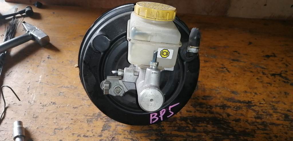 главный тормозной цилиндр Subaru Legacy