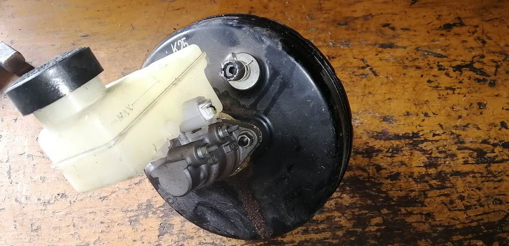 главный тормозной цилиндр Toyota Funcargo