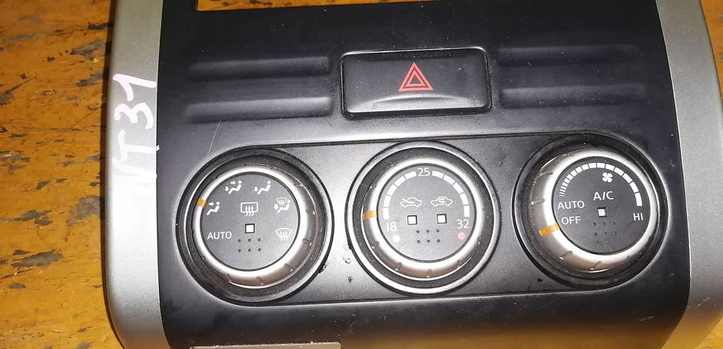 климат-контроль Nissan X-Trail