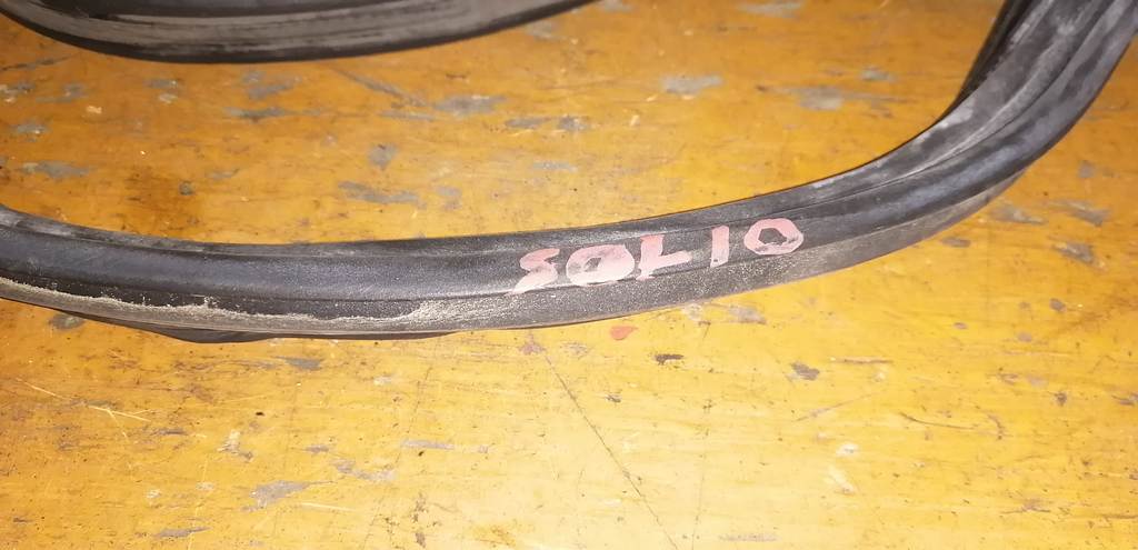 уплотнительная резинка багажника Suzuki Solio