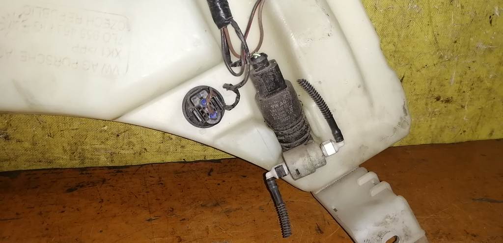 бачок омывателя Porsche Cayenne