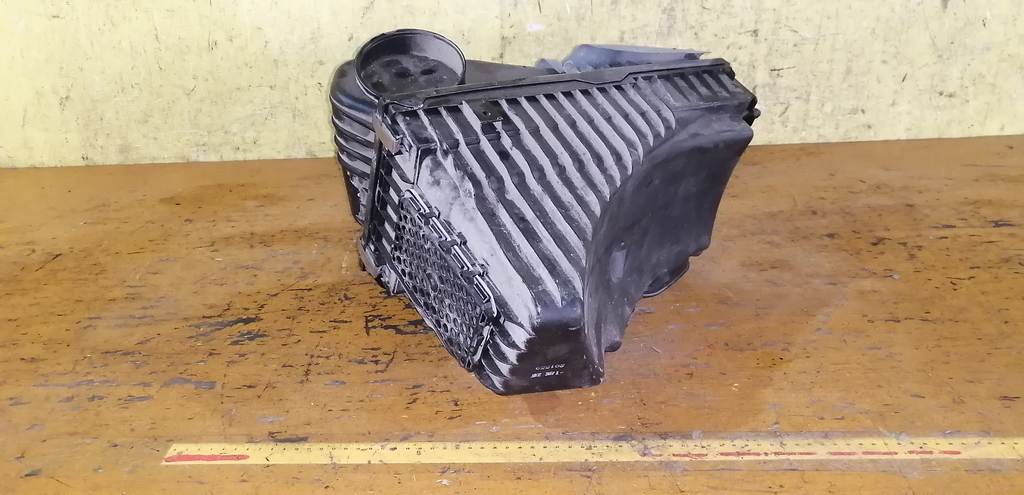 корпус воздушного фильтра Porsche Cayenne