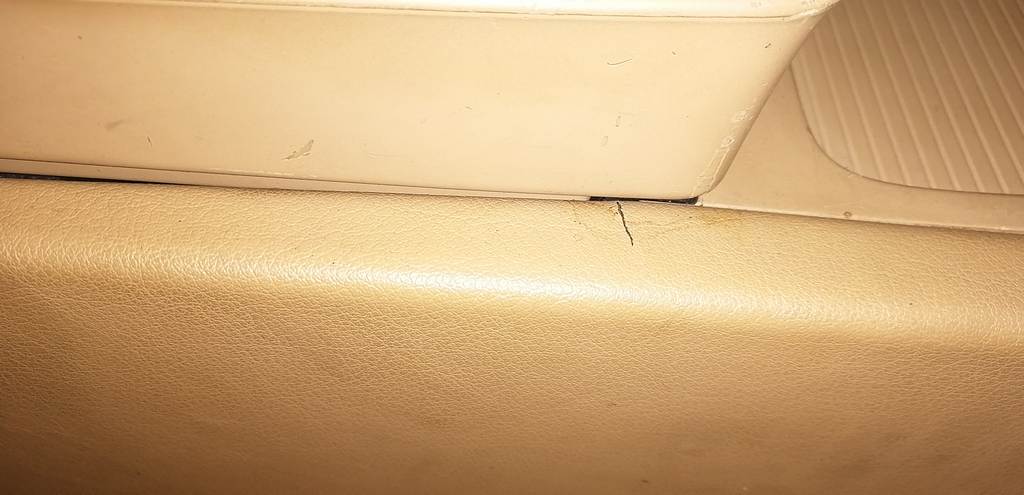 консоль между сидений Porsche Cayenne