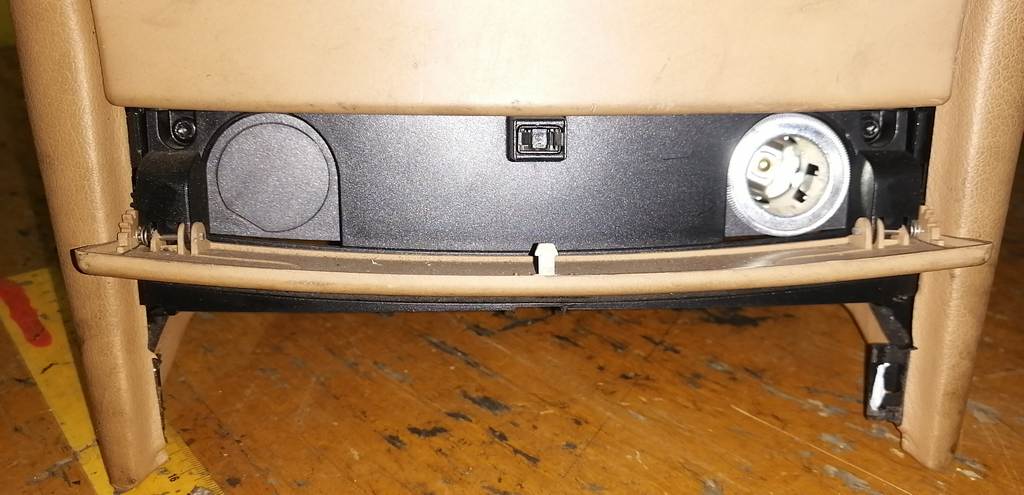 консоль между сидений Porsche Cayenne