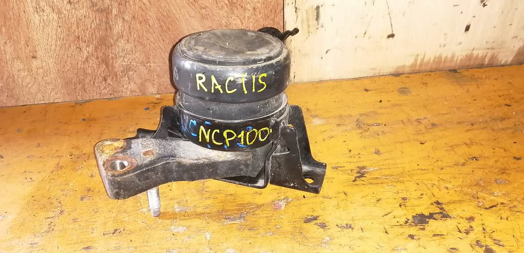 подушка двигателя Toyota Ractis