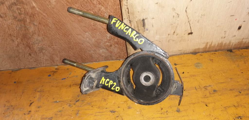 подушка двигателя Toyota Funcargo