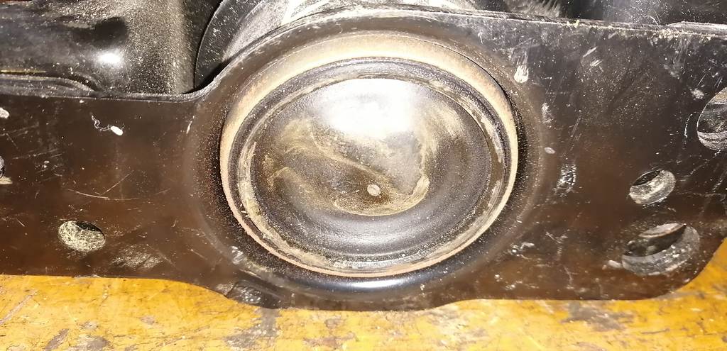 подушка двигателя Nissan Note
