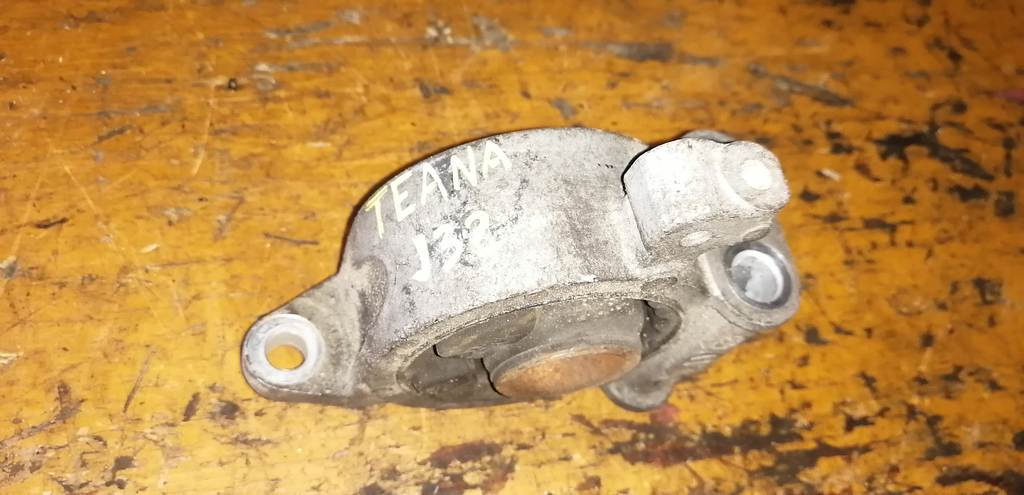 подушка двигателя Nissan Teana